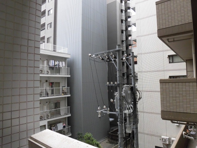バルコニー　同物件別号室の写真です。