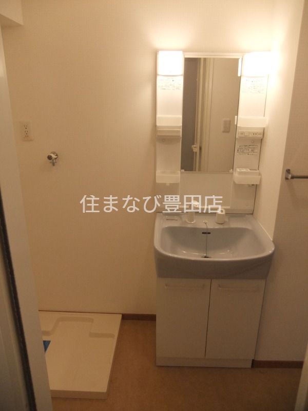 洗面設備　同型別部屋写真