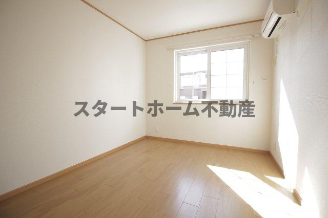 その他部屋・スペース　使い勝手のいい寝室です