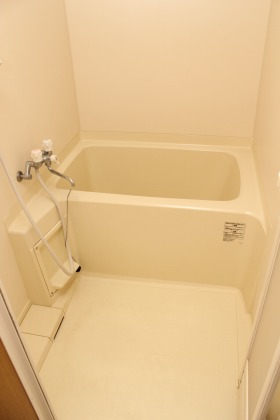 バス・シャワールーム　同物件反転タイプ