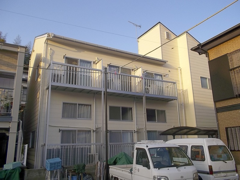 長崎市滑石のアパートの建物外観