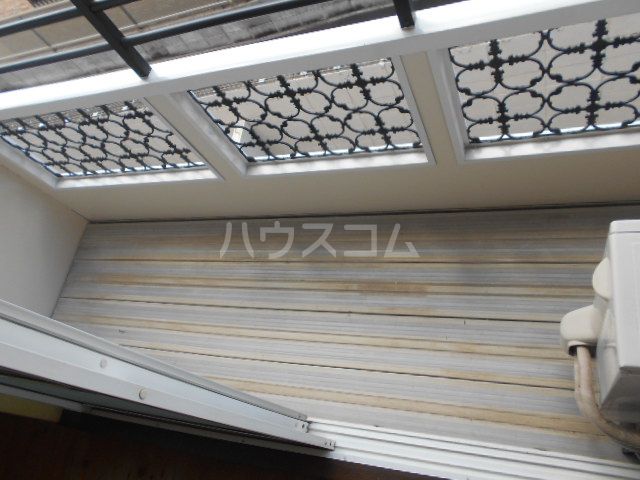 【京都市右京区嵯峨中又町のアパートのバルコニー】