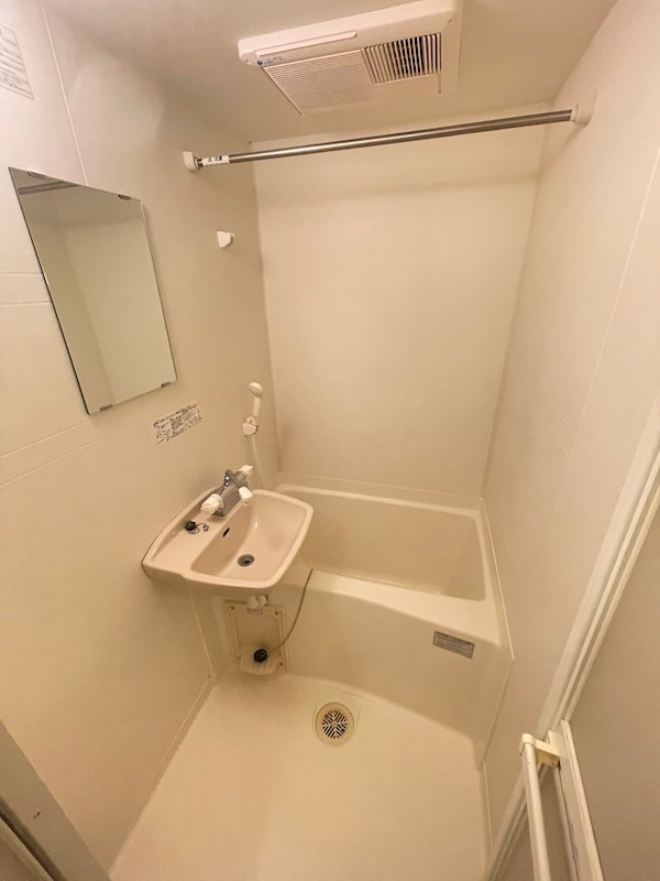 バス・シャワールーム　バスルーム