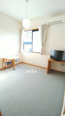 その他部屋・スペース　1階はフローリング、2階はカーペットです。