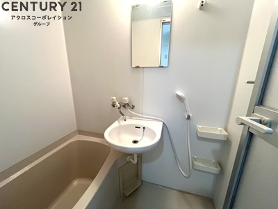 洗面設備　浴室に洗面台があります。