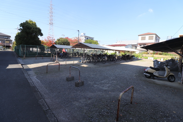 その他共有部分　屋根付き駐輪場