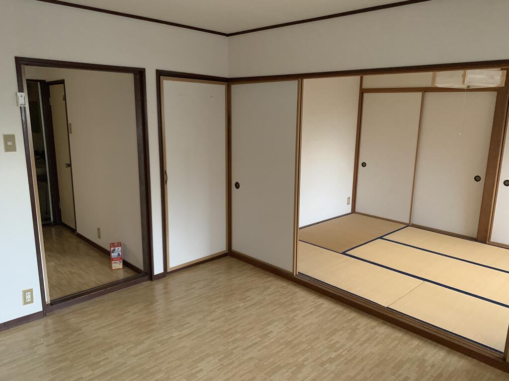 コーポエース中野の居間写真