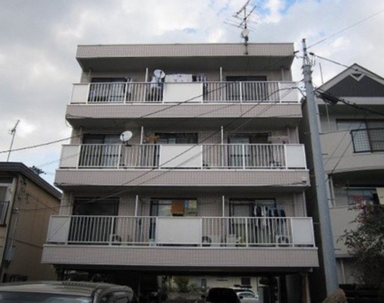 岡山市北区島田本町のマンションの建物外観