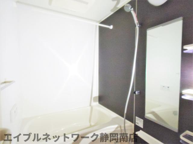 バス・シャワールーム　日々の暮らしに欠かせないお風呂です