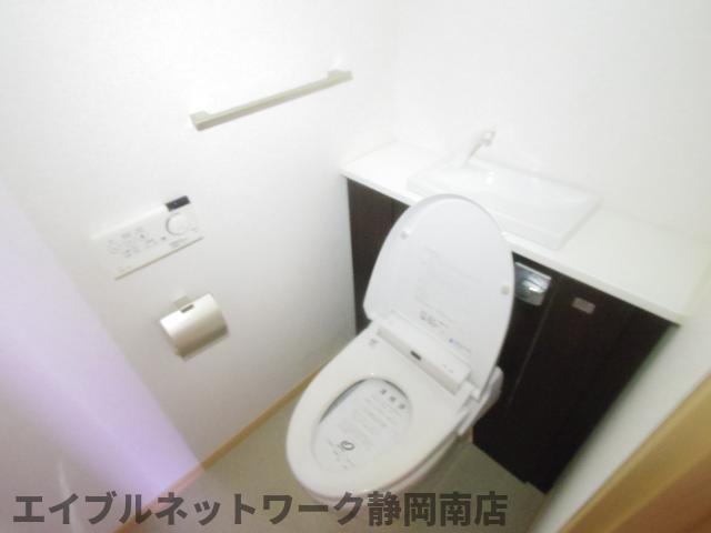 トイレ　トイレもきれいです