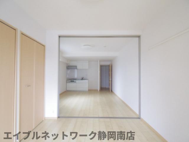 居室・リビング　ゆったり過ごせる居間です