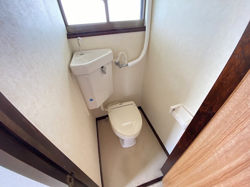 【上田市古安曽のアパートのトイレ】