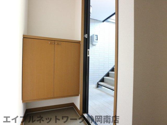 明るい玄関です