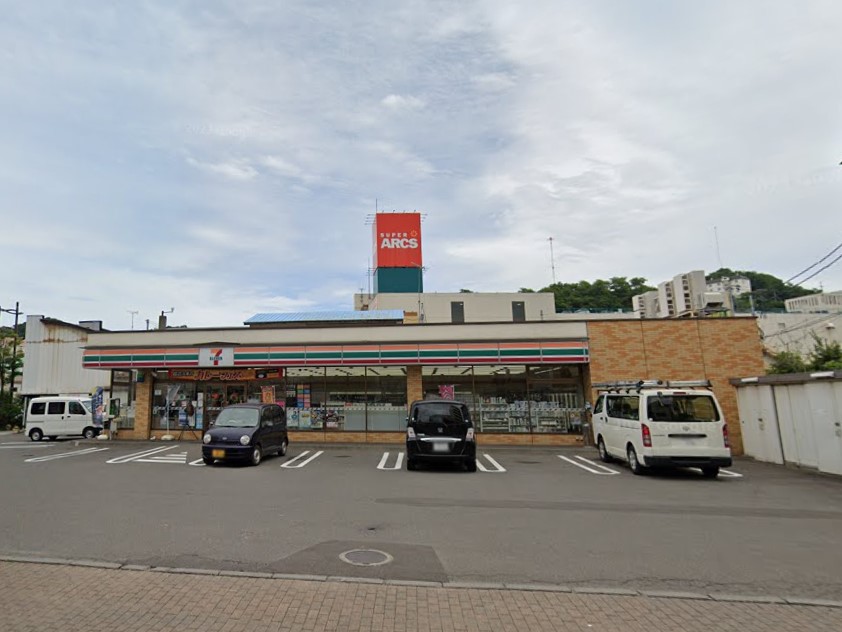 コンビニ　セブン-イレブン 室蘭中央町店（コンビニ）まで500m