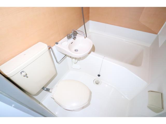 トイレ　清潔感のあるトイレです