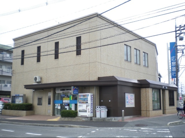 【グランカーサ宮内の銀行】