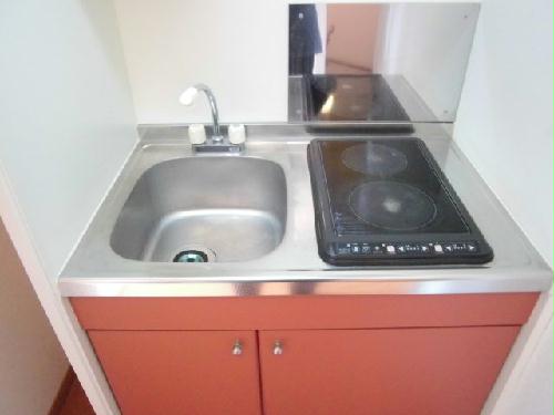 キッチン　二口電気コンロです。