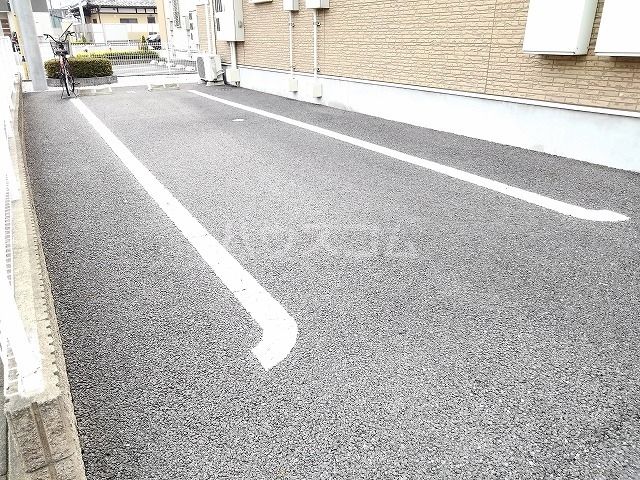 【ノースヴィレッジII・Ｂの駐車場】