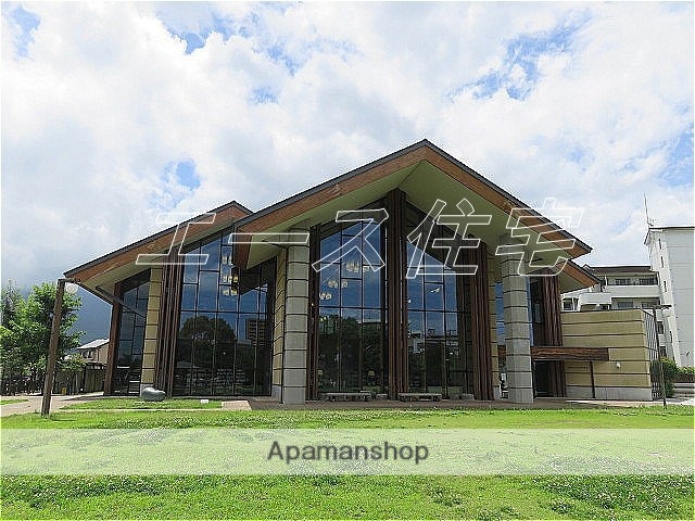 図書館　西条図書館（図書館）まで531m