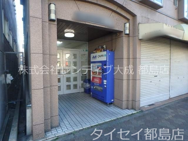 【大阪市都島区都島本通のマンションのエントランス】