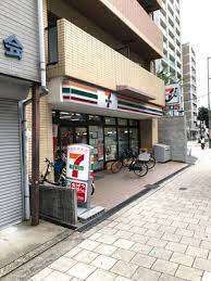 コンビニ　セブンイレブン大阪天神橋１丁目店（コンビニ）まで208m