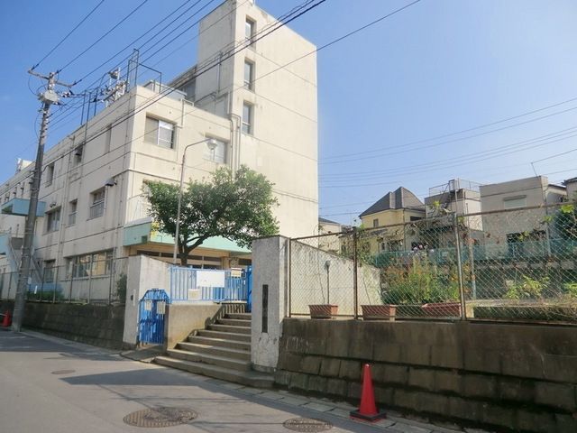 【松戸市上本郷のアパートの小学校】