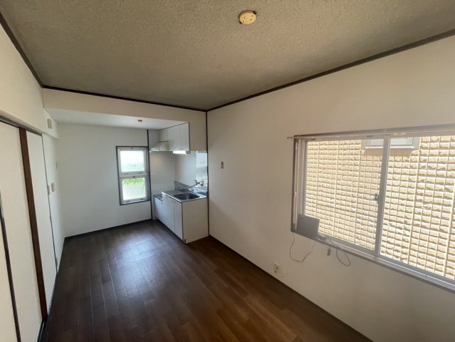 居室・リビング　関谷ハイツ