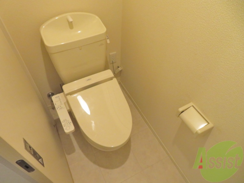 トイレ　温水洗浄便座がついているトイレは嬉しいですね。