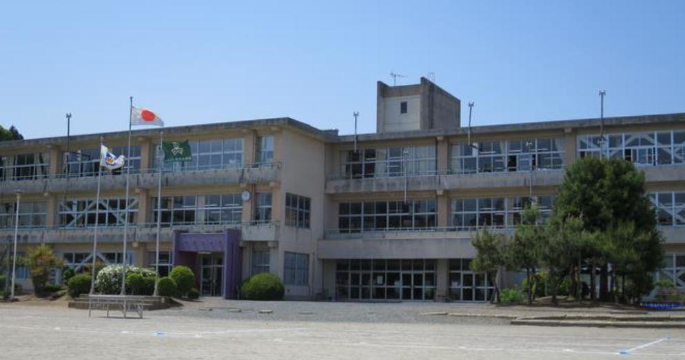 小学校　花巻市立矢沢小学校（小学校）まで1054m