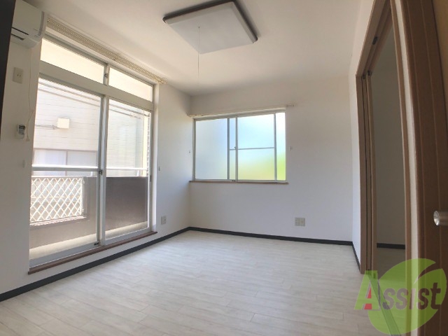 居室・リビング　ダイニングキッチンです。ご飯を食べるお部屋ですね。