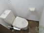 トイレ　ウォシュレット機能がついたトイレです。安心して使用できますね