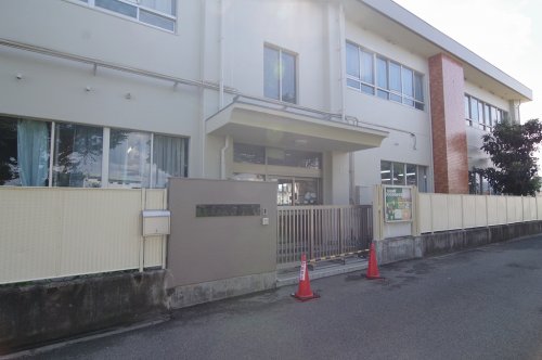 幼稚園・保育園　浜保育所（幼稚園・保育園）まで346m