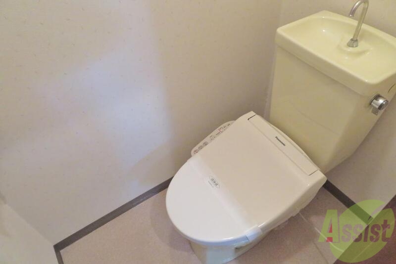 トイレ　温水洗浄便座で一年中快適ですね。