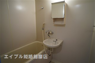 バス・シャワールーム　写真は反転のお部屋です