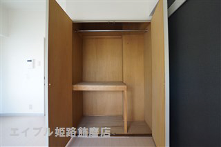 収納　写真は反転のお部屋です