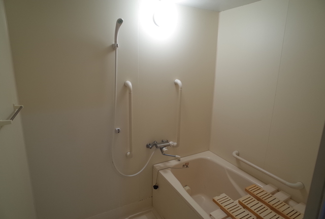 バス・シャワールーム　バスルーム