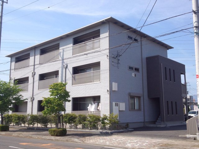 建物外観　3階建て木造アパート