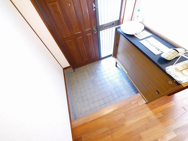 玄関　収納もある玄関です