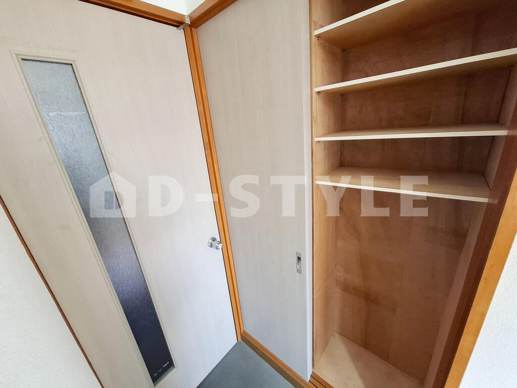 玄関　シューズボックス、玄関収納あり