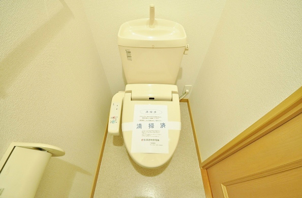 トイレ　温水洗浄便座