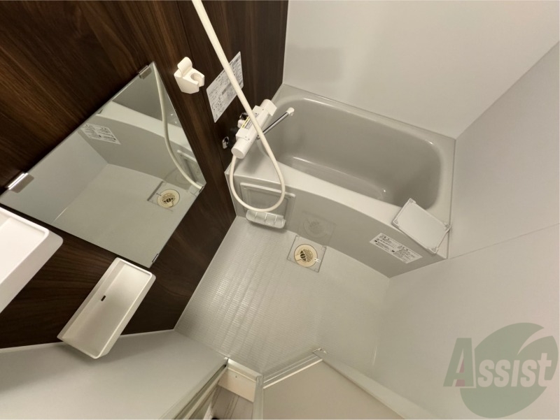 バス・シャワールーム　お風呂になります。一日の疲れを癒してくださいね。