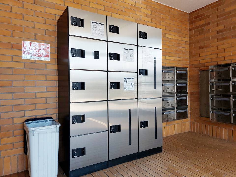 エントランス　宅配ボックス