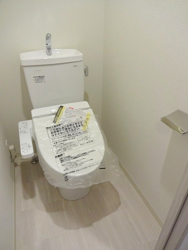 トイレ　同施工会社の同仕様写真です。