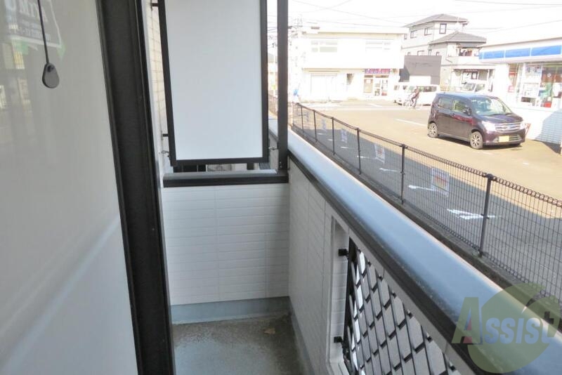 バルコニー　バルコニーはこちらです。お布団等干せそうですね。