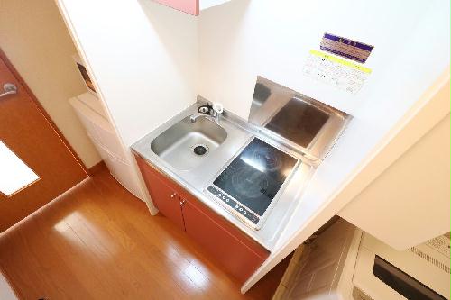 キッチン　２口コンロ付きラジエントヒータを設置