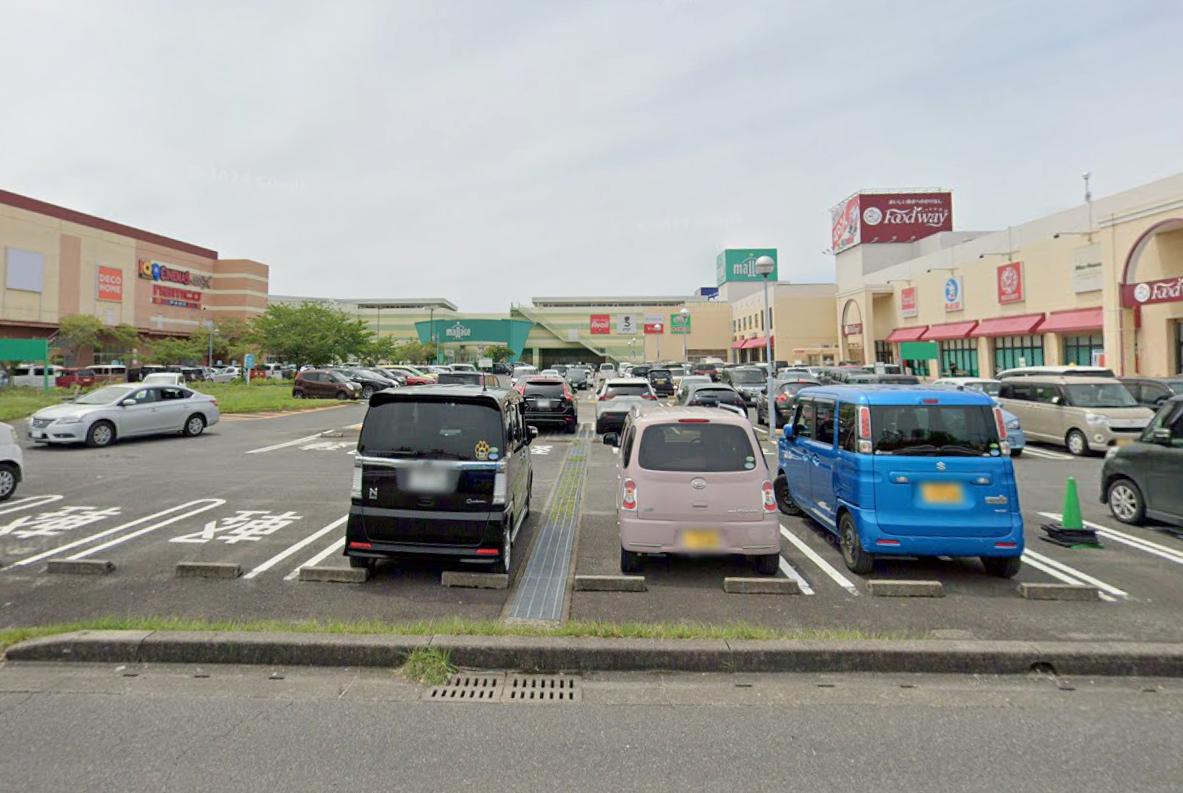 ショッピングセンター　モラージュ佐賀（ショッピングセンター）まで294m