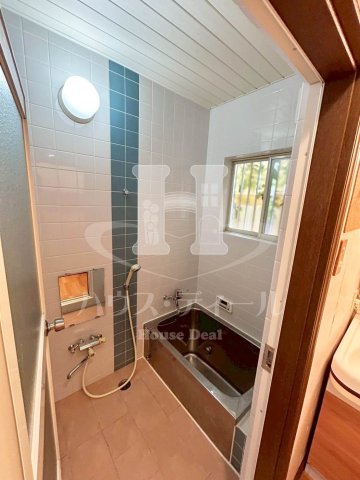 バス・シャワールーム　落ち着いた空間のお風呂です