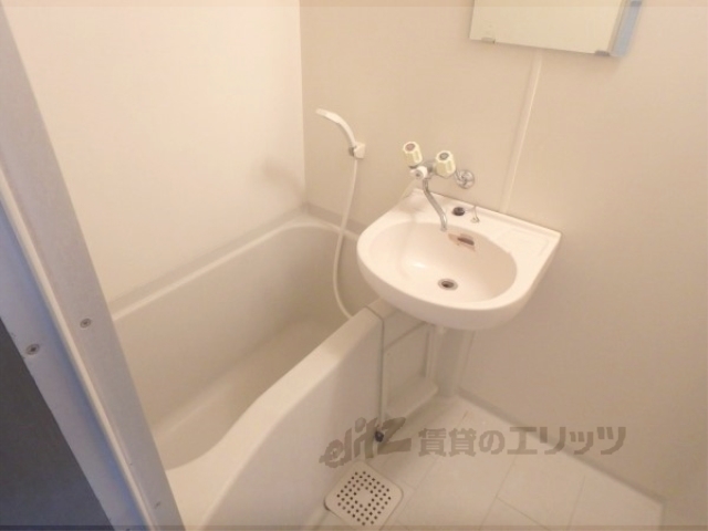 バス・シャワールーム　バス