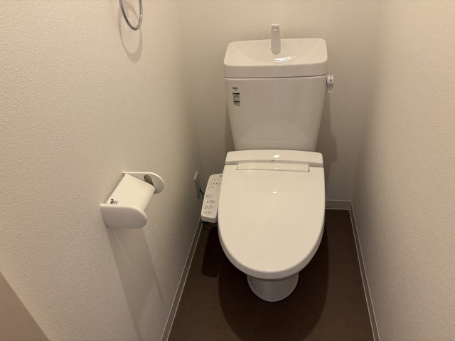 トイレ　※同施工会社類似写真です