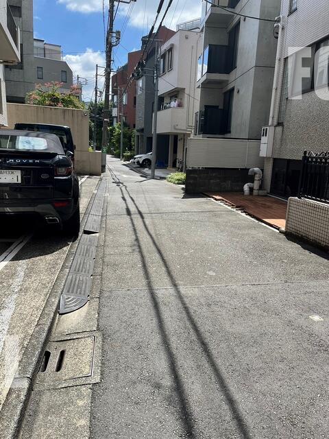 駐車場　?